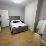 Luxury 2 Bed With Garden Near Tottenham Hale