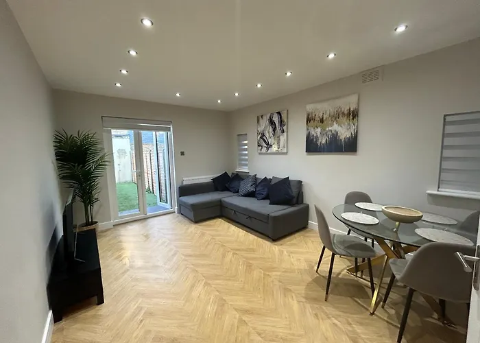 Luxury 2 Bed With Garden Near Tottenham Hale