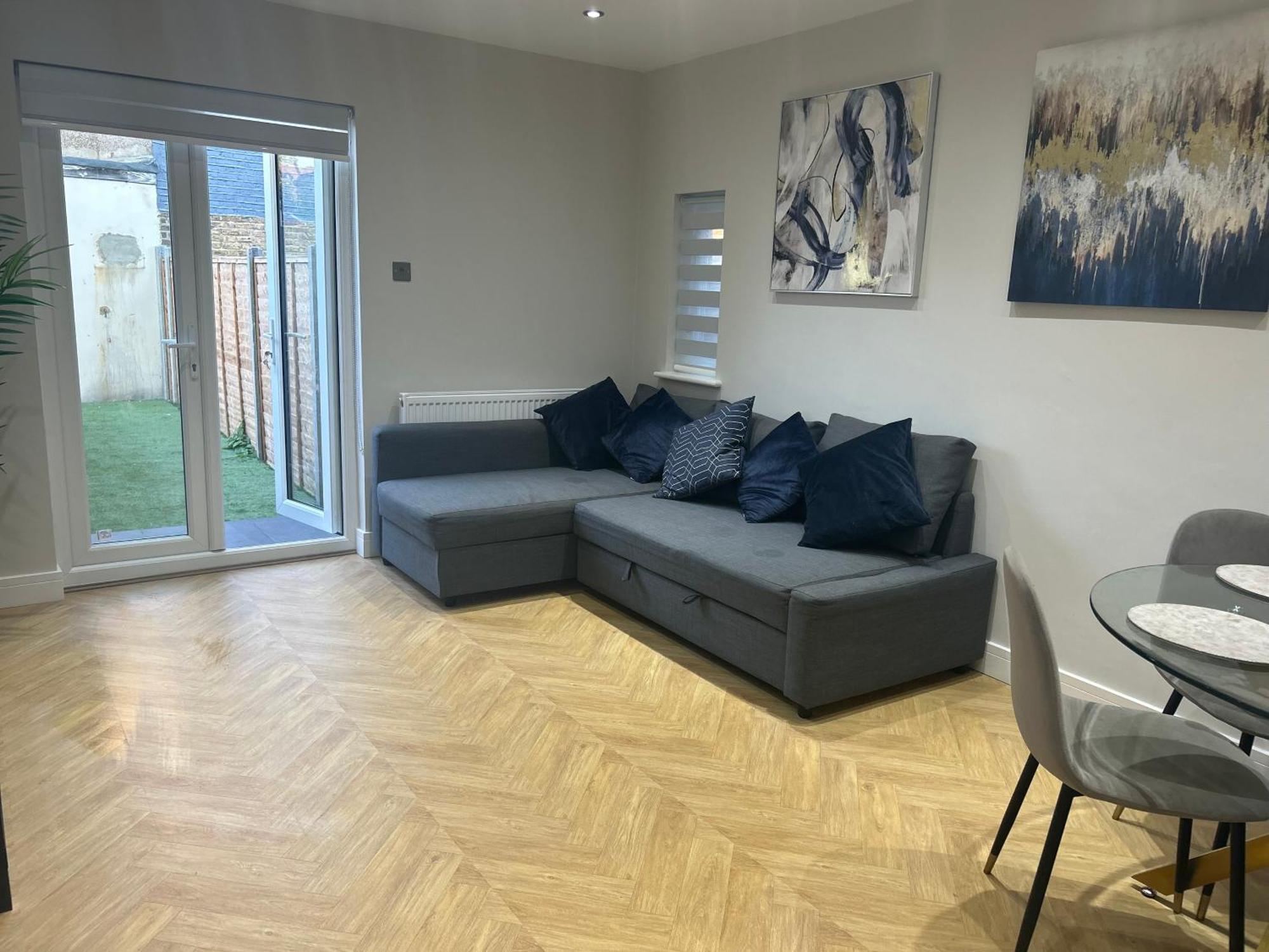 Luxury 2 Bed With Garden Near Tottenham Hale *